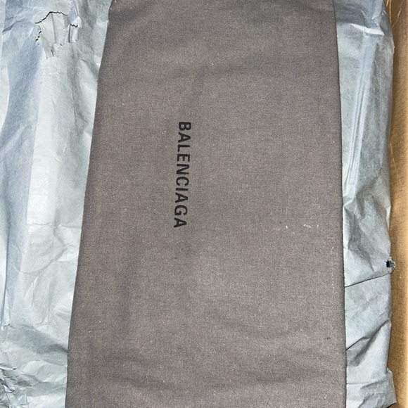 BALENCIAGA TRIPLE S - Picture 7 of 7